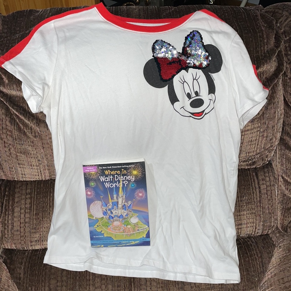 Abercrombie Minnie T-shirt with book